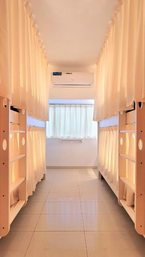 Westay Hostel Dubai Buitenkant foto