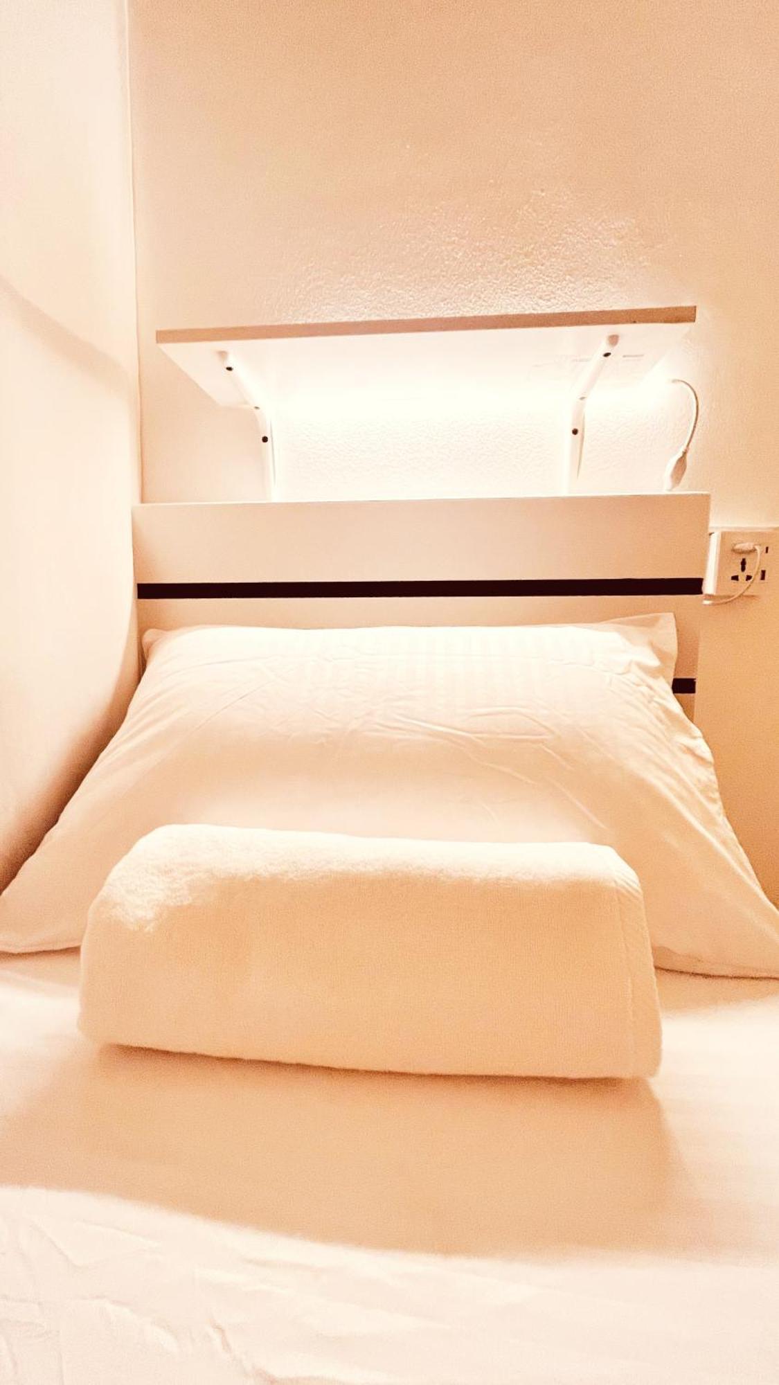 Westay Hostel Dubai Buitenkant foto