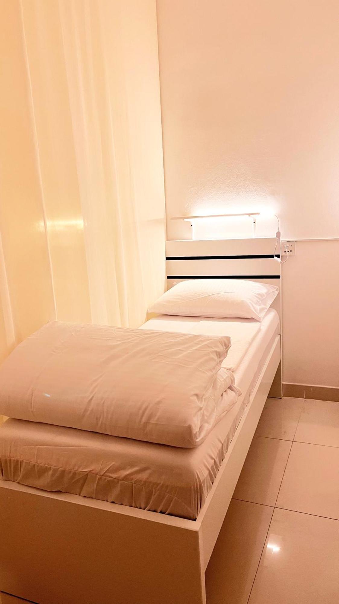 Westay Hostel Dubai Buitenkant foto